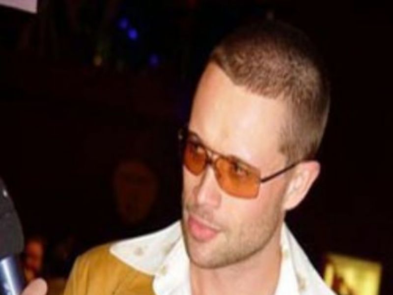 brad pitt lookalike